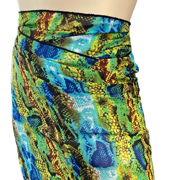 Your Best Look Sarong - Picture 2 of 7